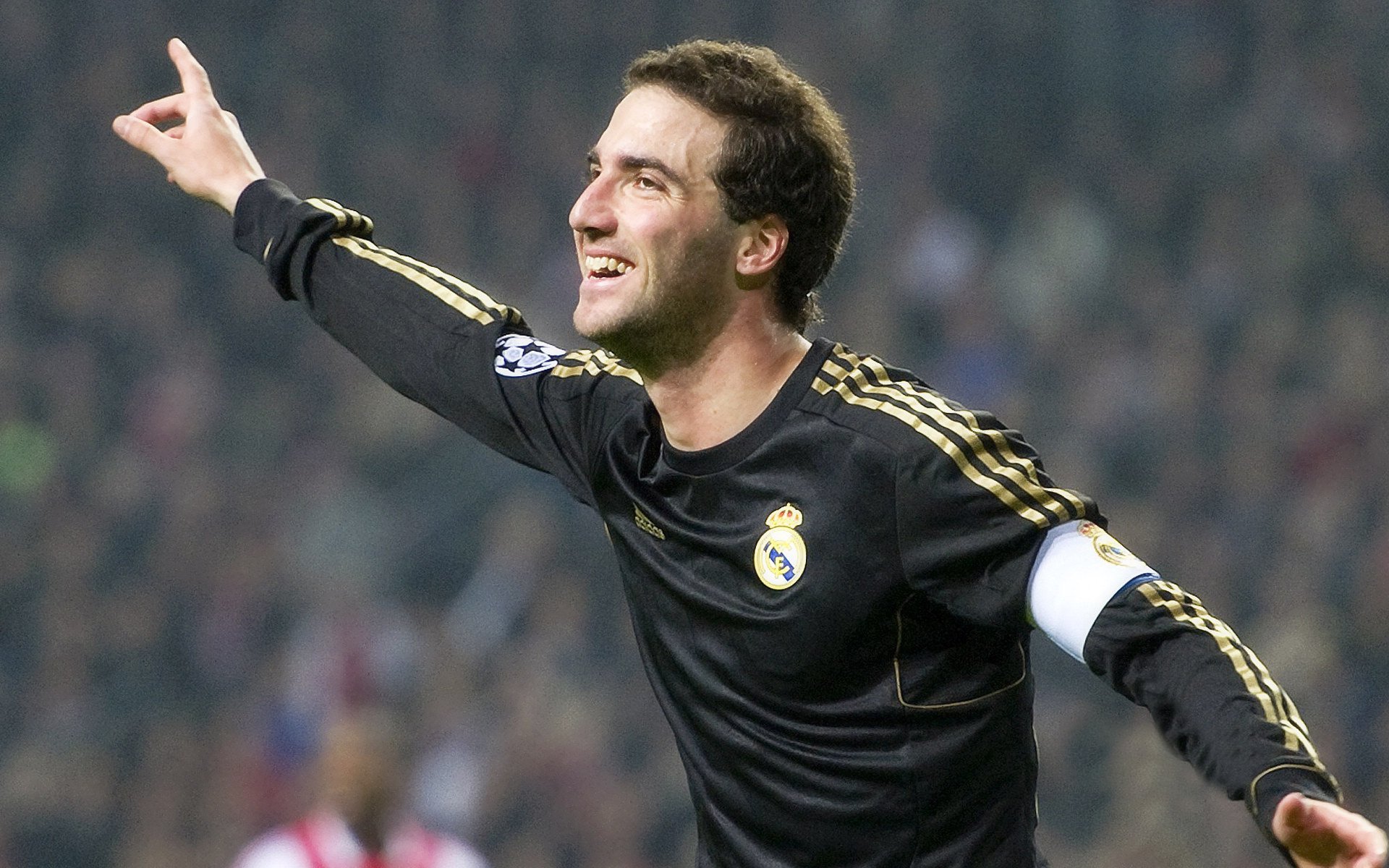 世纪对决，C罗与莱万的30分钟，足球史上最惊心动魄的胜负悬念，世纪对决，C罗vs莱万，足球史上最惊心动魄的30分钟